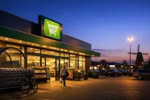 Realistische supermarkt in Barneveld overdag